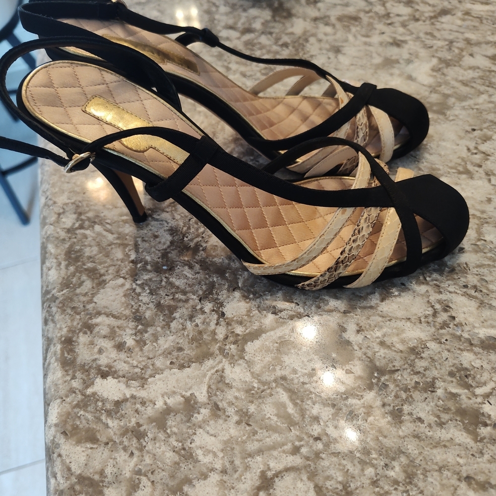 Authentic Chanel High Heels Size 38 - Picture 2 of 7